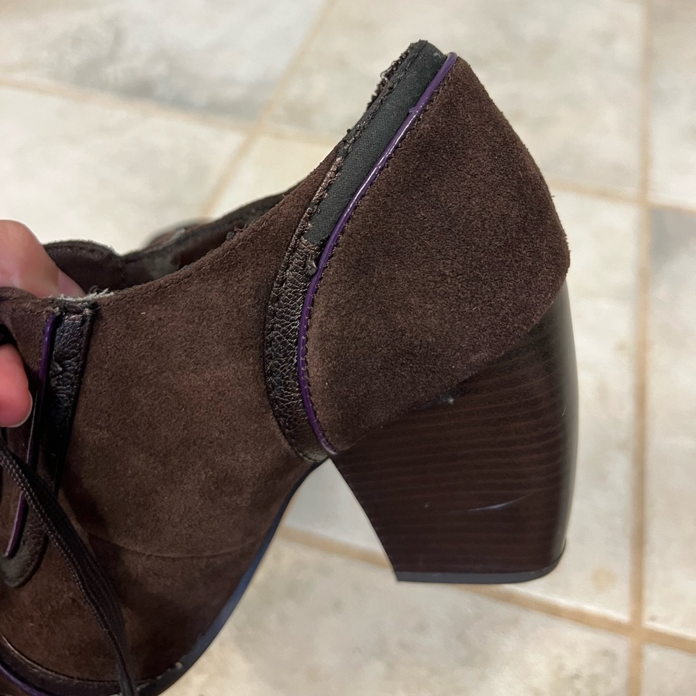 Libby Edelman lace up heels with studded toe size 8